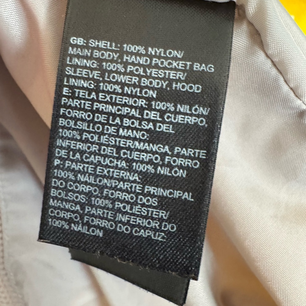 The North Face Resolve Parka in Freesia Yellow Classic Dot - Picture 9 of 9